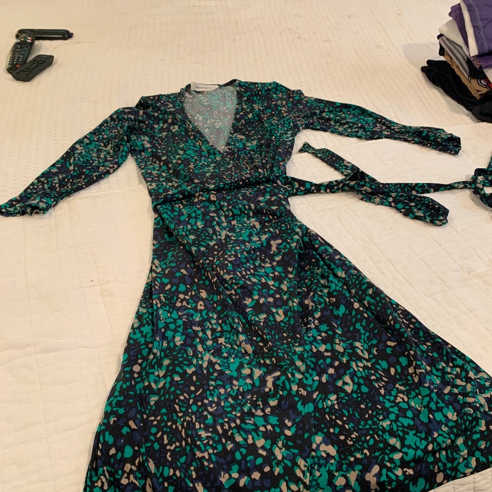 Veronica M brand wrap dress. Green multi color knee length.